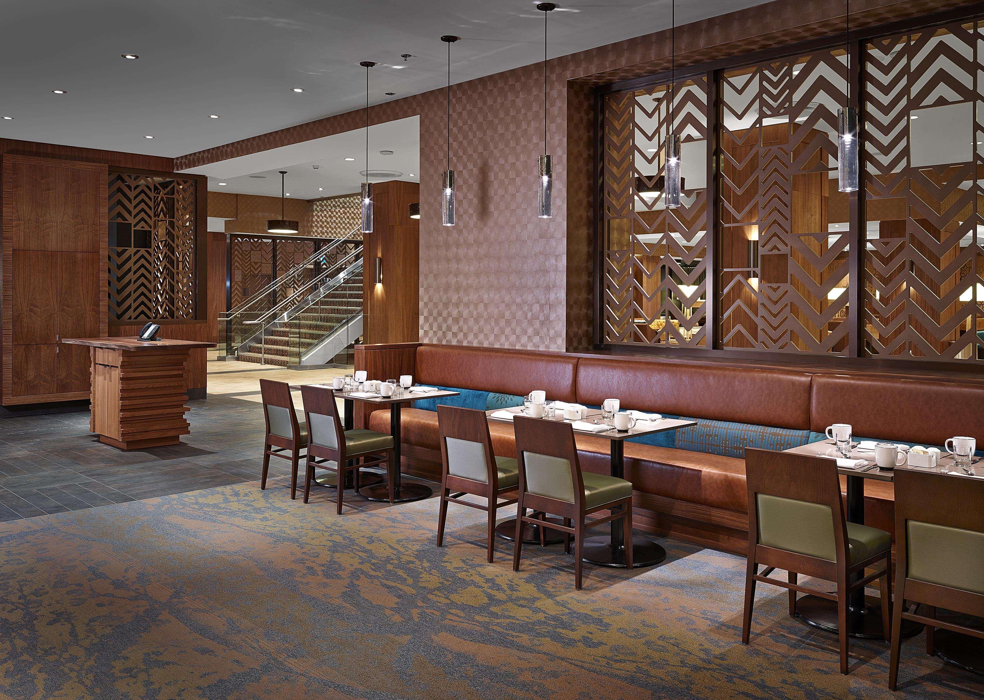 Doubletree By Hilton Hotel & Conference Centre Regina Buitenkant foto