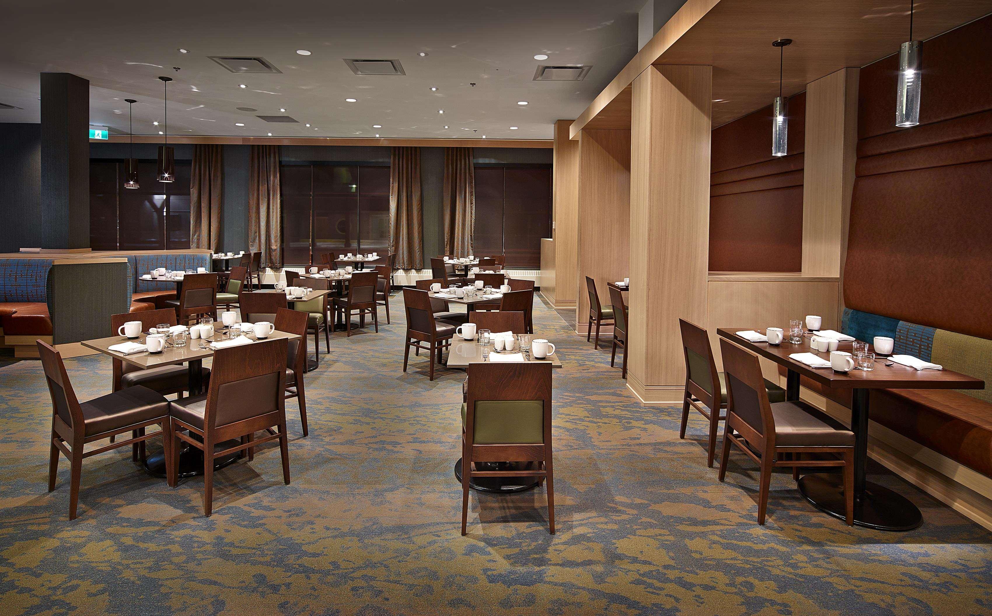 Doubletree By Hilton Hotel & Conference Centre Regina Buitenkant foto