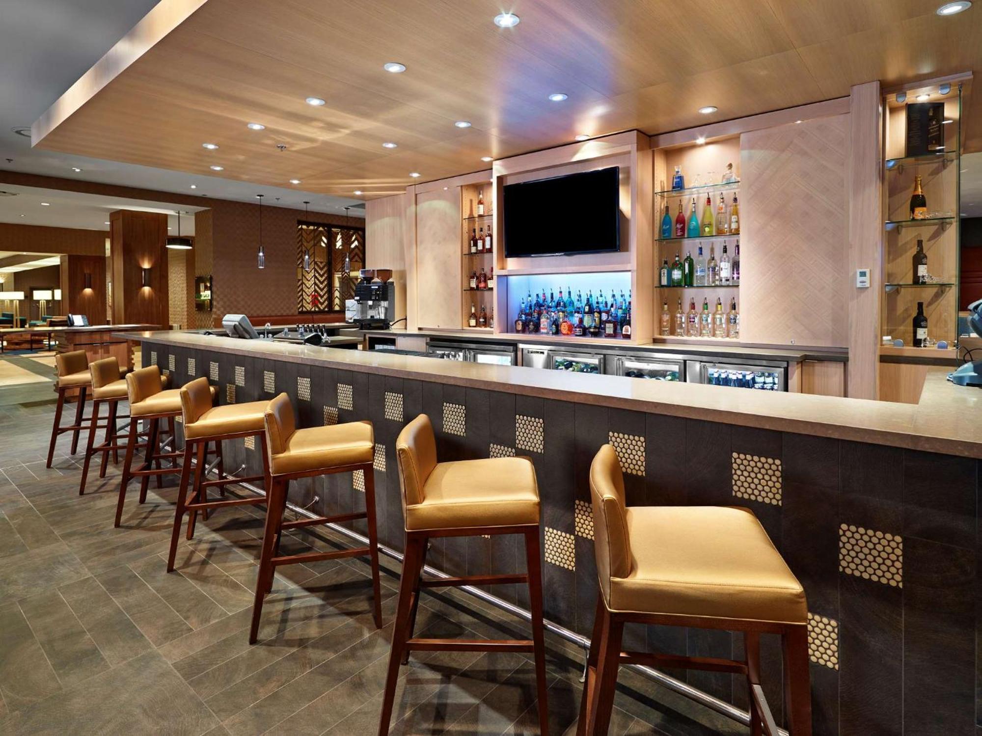 Doubletree By Hilton Hotel & Conference Centre Regina Buitenkant foto