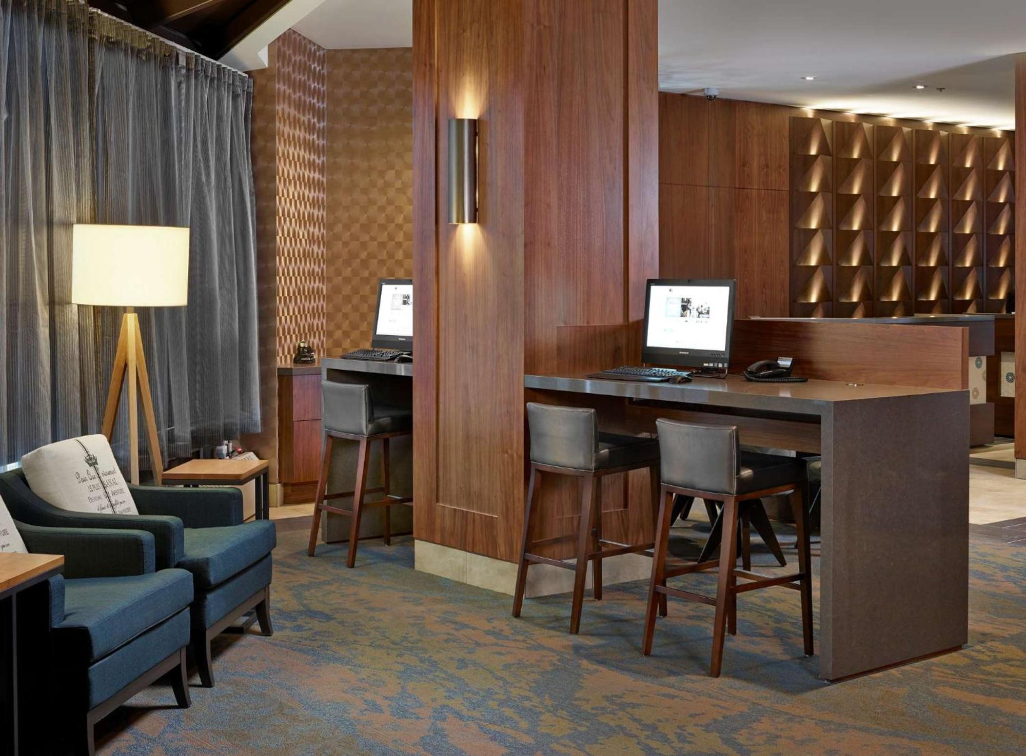 Doubletree By Hilton Hotel & Conference Centre Regina Buitenkant foto