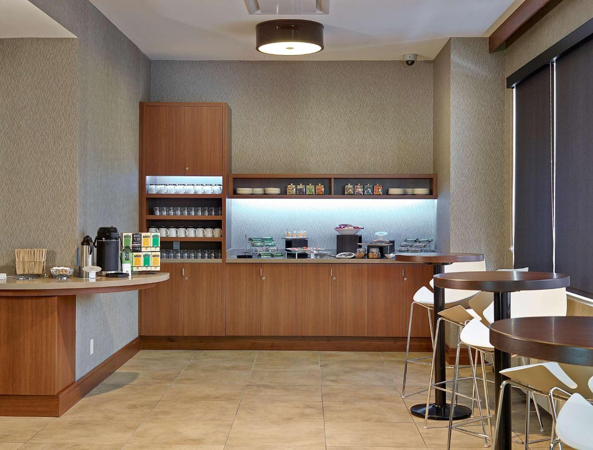 Doubletree By Hilton Hotel & Conference Centre Regina Buitenkant foto